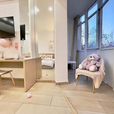 Candy Central Park Apartment